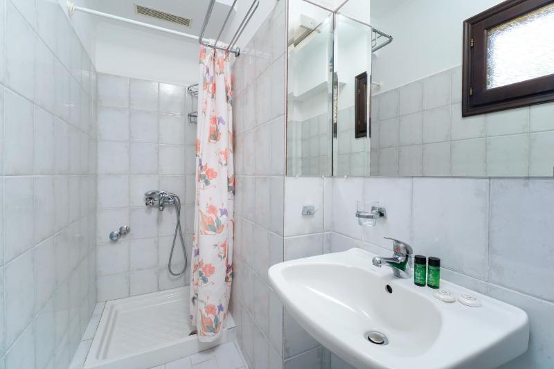 Superior Room with Garden View image 2