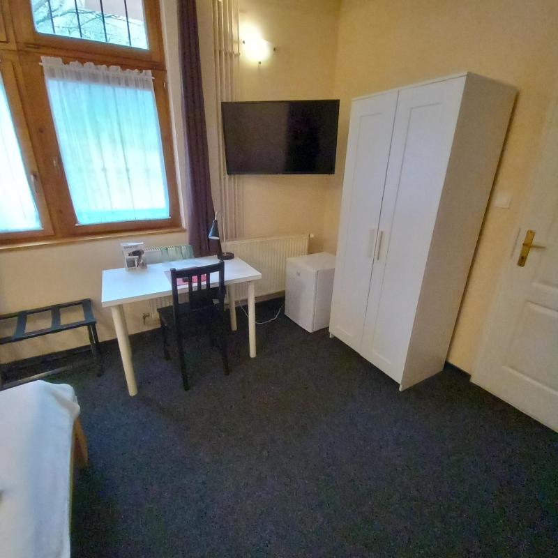 Standard Double or Twin Room image 2