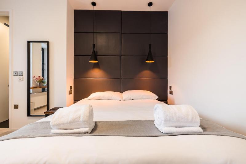 Double Room image 4