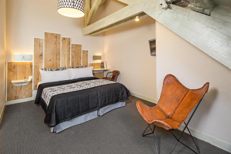 Charming Double Room with Air-Conditioning image 1