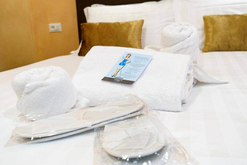 Double Room with Private Bathroom image 4