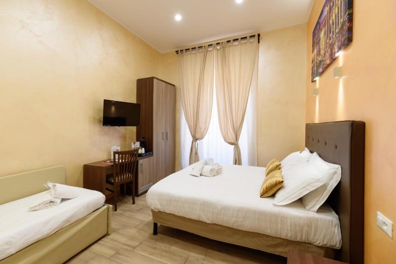Triple Room with Private Bathroom image 1