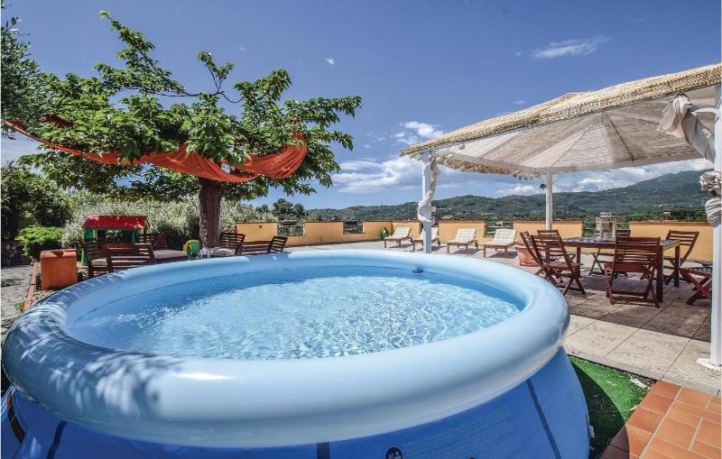 Three-Bedroom Holiday Home  image 1