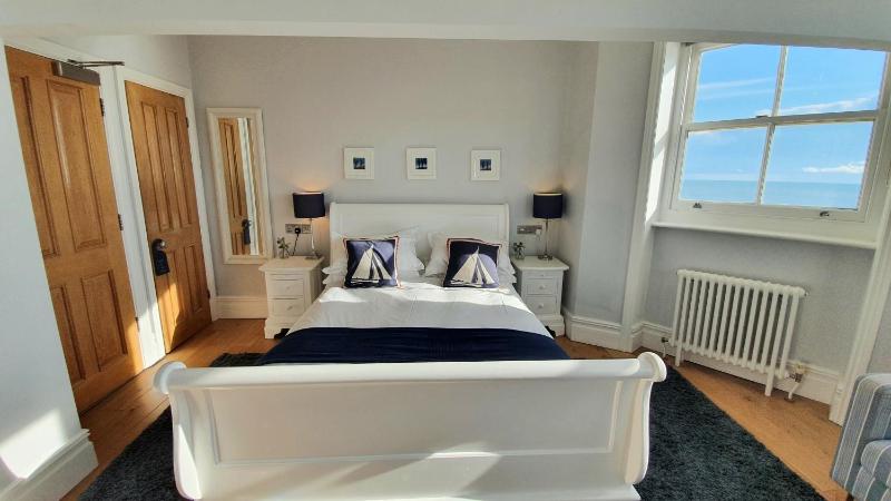 A Room With A View - Free Parking - image 38