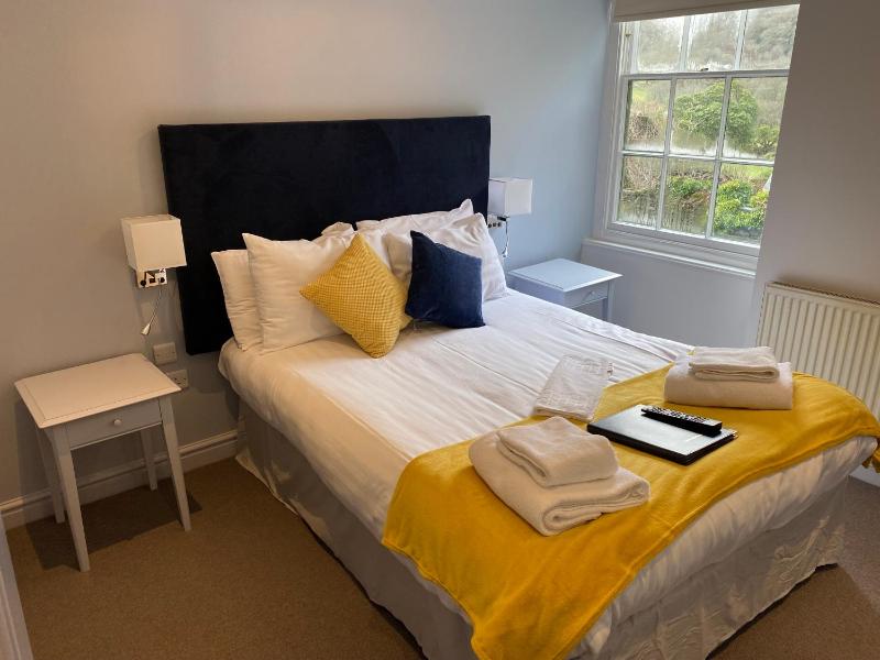 Double Room with Private Bathroom image 1