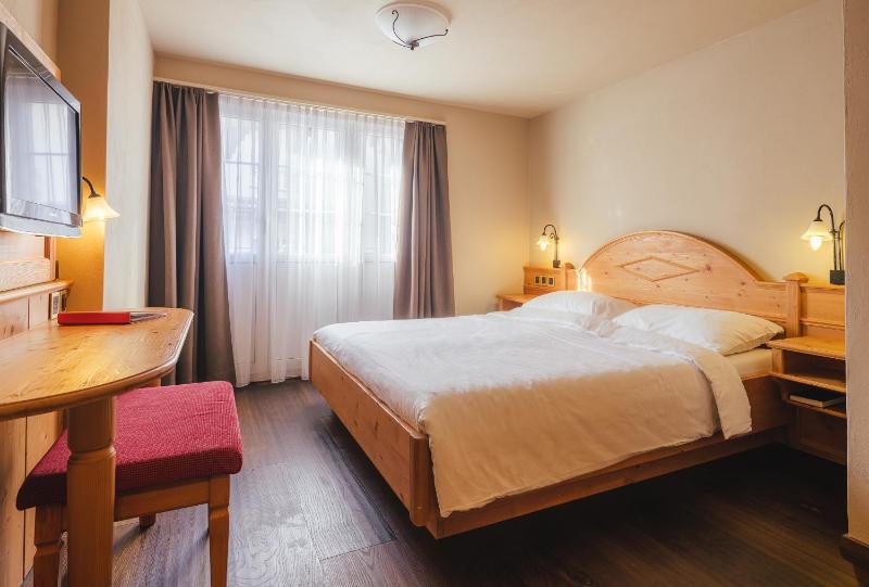 Double Room with Mountain View image 1