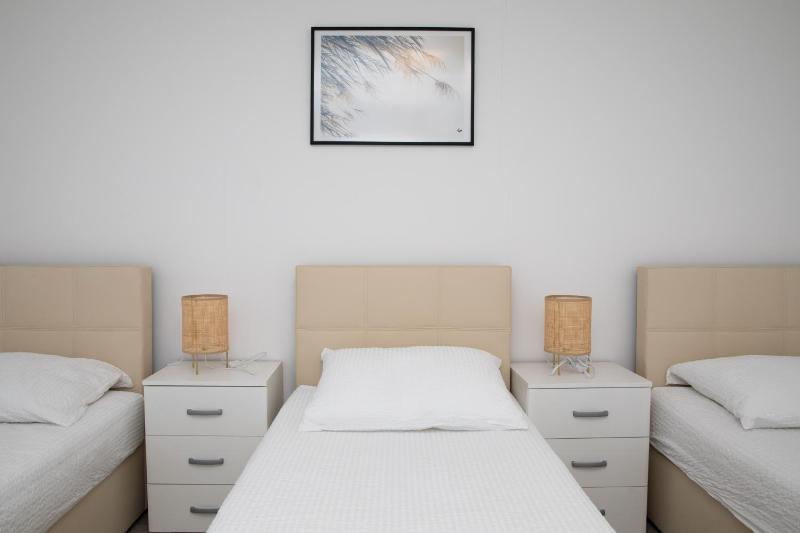 Triple Room with Balcony image 4