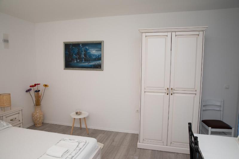 King Room with Balcony image 4