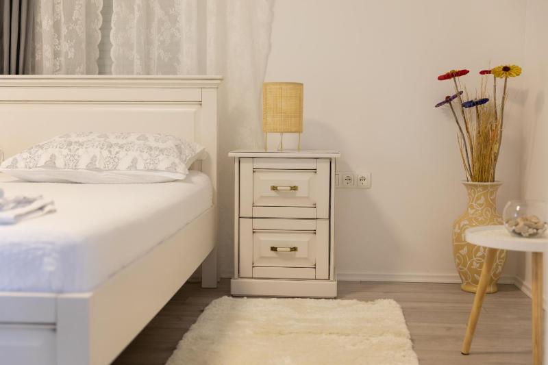 King Room with Balcony image 2