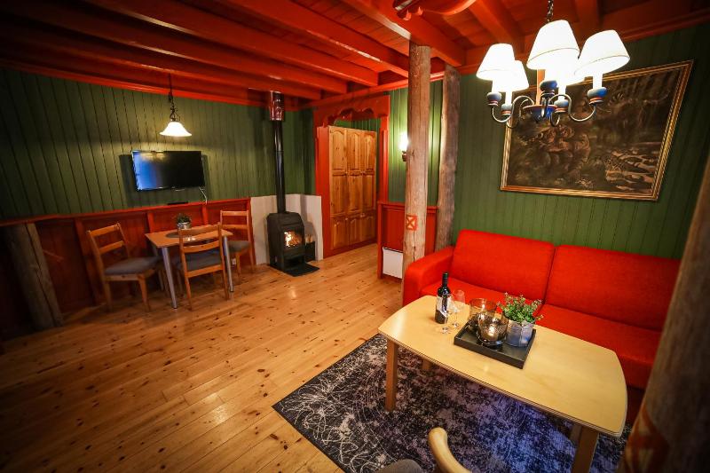 Superior One-Bedroom Cottage image 3