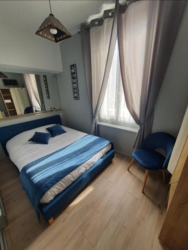 Standard Double Room image 2