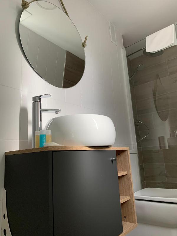 Deluxe Double or Twin Room image 4