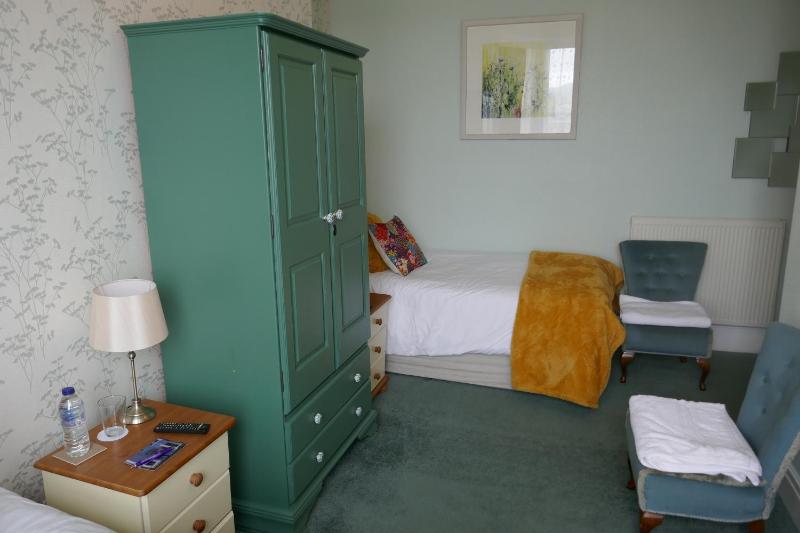 Twin Room with Cricket View. First Floor image 1