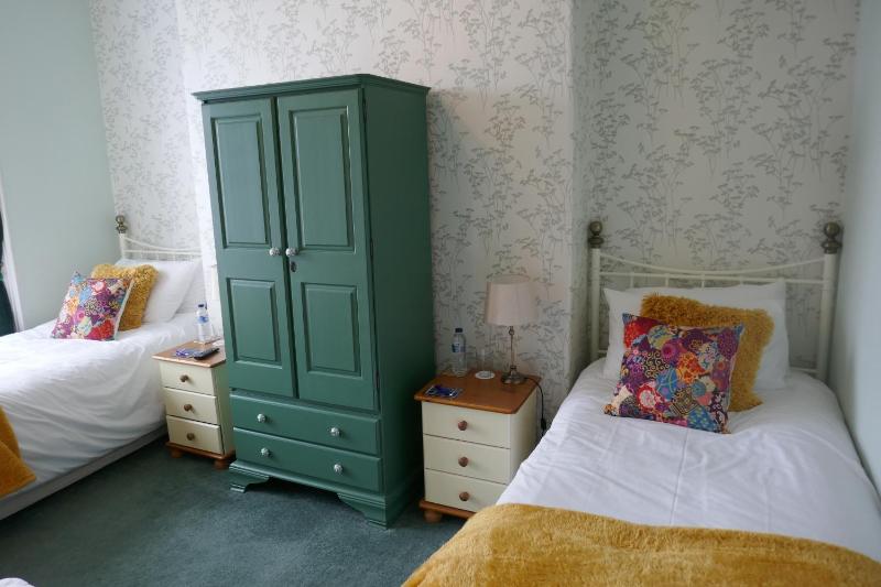 Twin Room with Cricket View. First Floor image 3