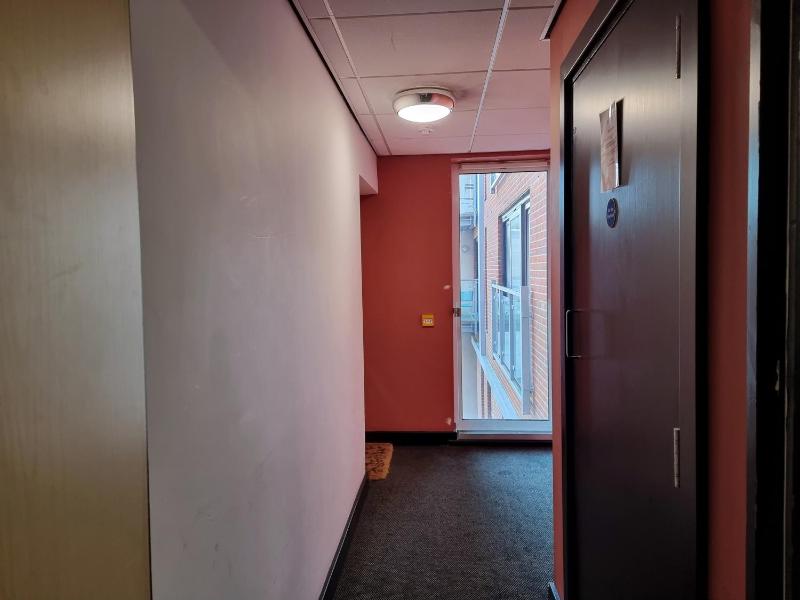 High Street - 2BD Apt - King Beds - Parking - Wise Stays - image 10