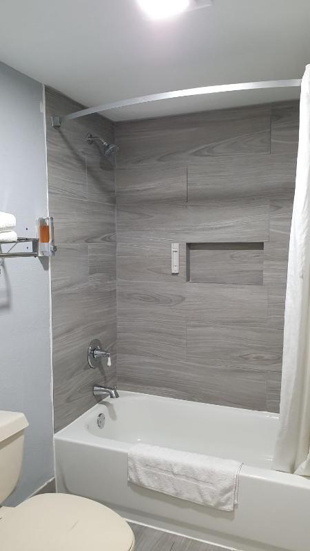 King Room with Kitchenette image 3
