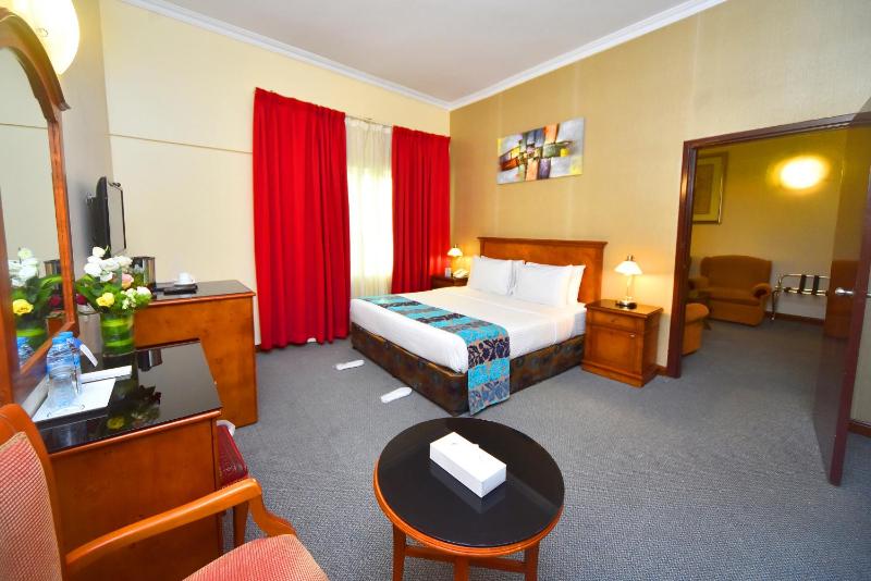 Executive Deluxe Room image 3