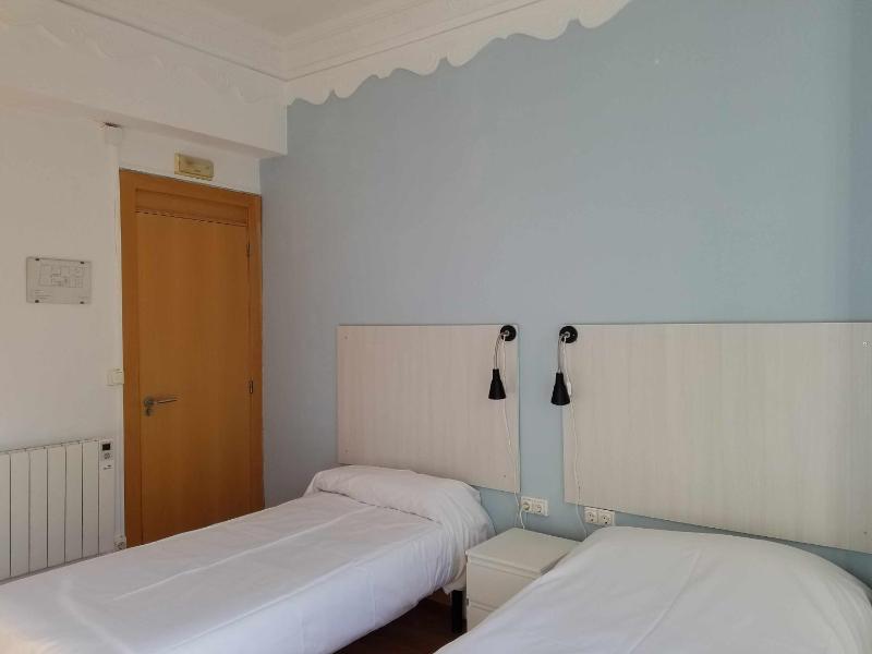 Russafa Youth Hostel - image 2