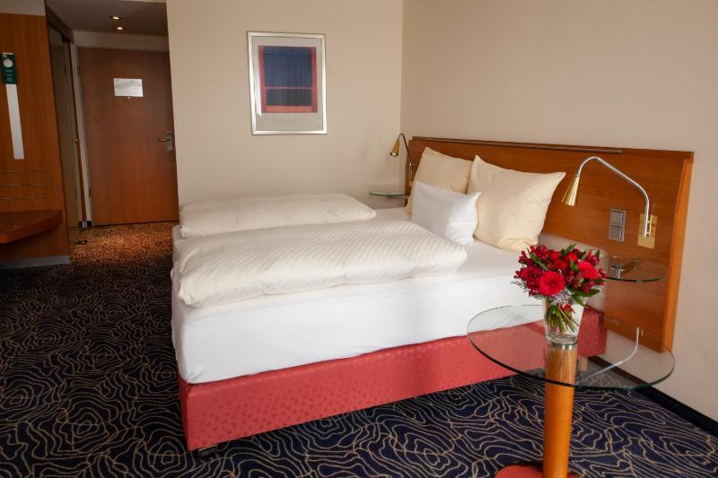 Standard Double Room image 1