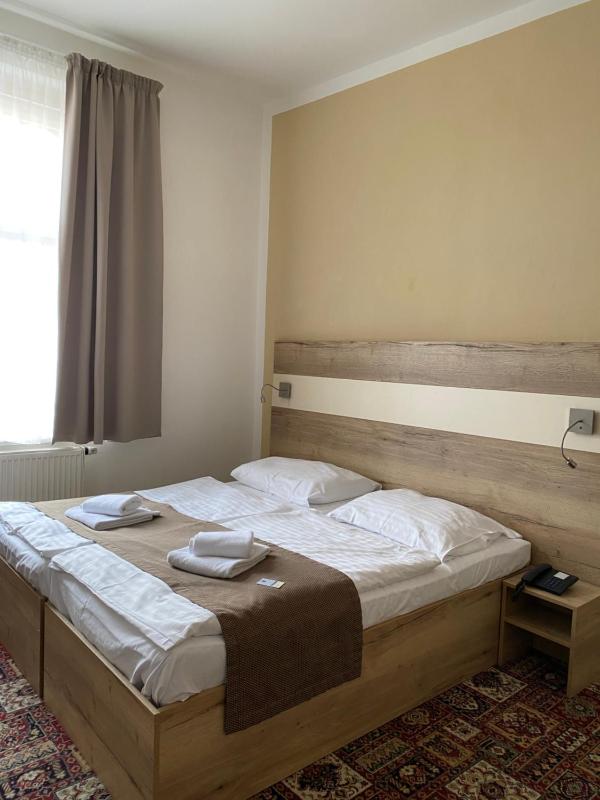 Deluxe Double Room image 2