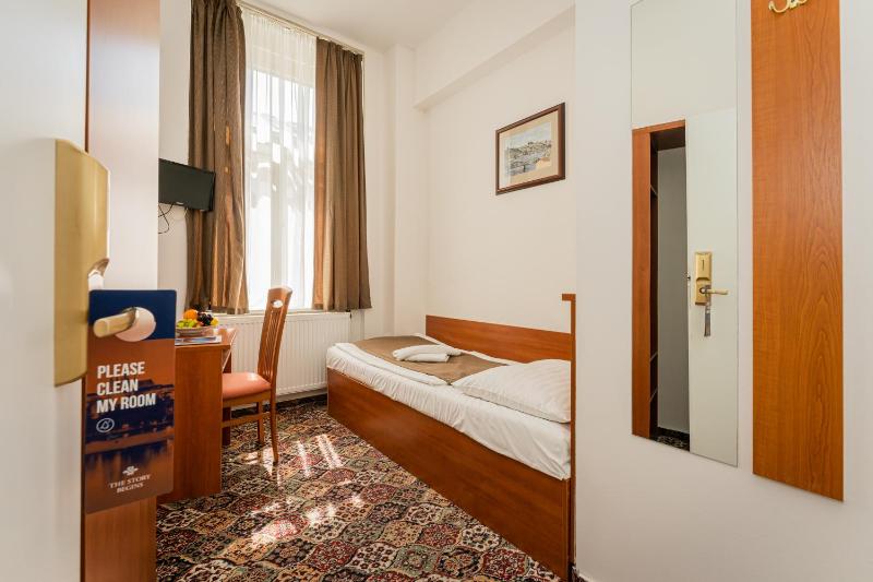 Single Room image 2