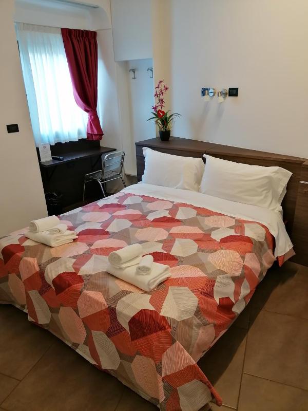 Double or Twin Room image 2