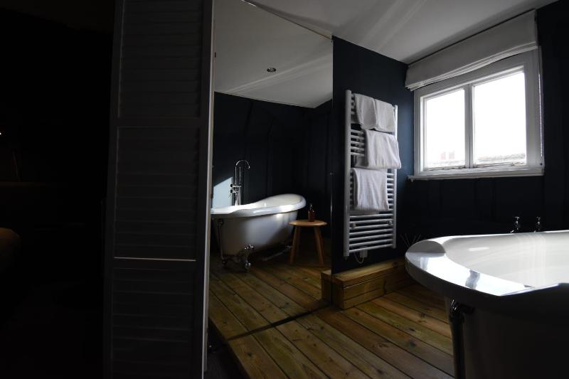 King Suite image 3
