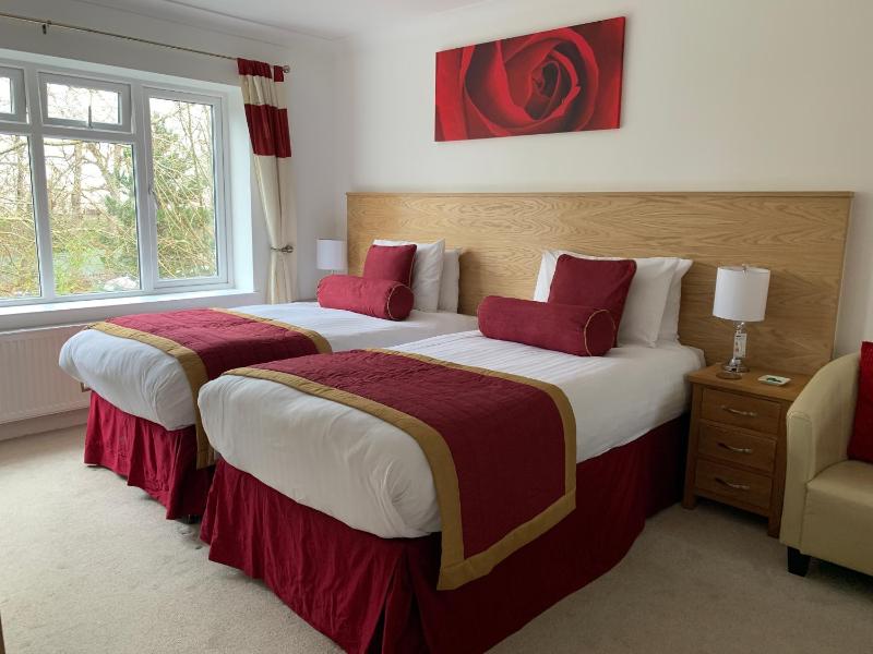 Double Room with Garden View image 3