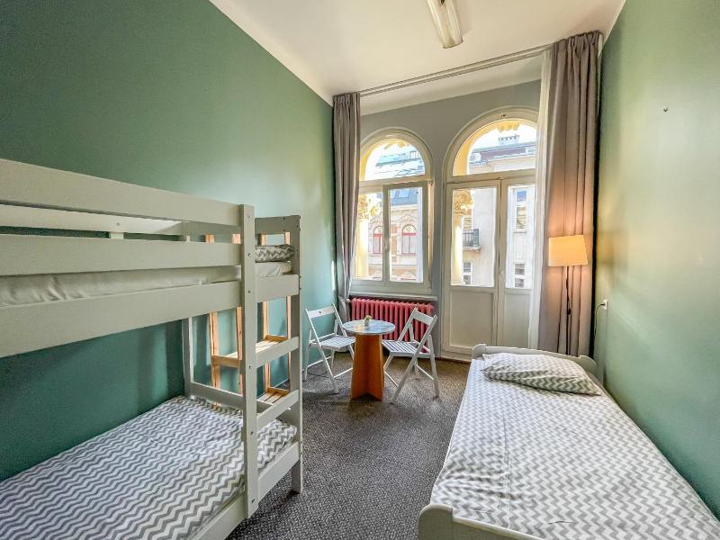 Triple Room with Shared Bathroom image 3