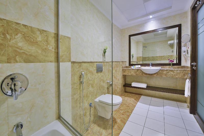 Deluxe Double Room image 3