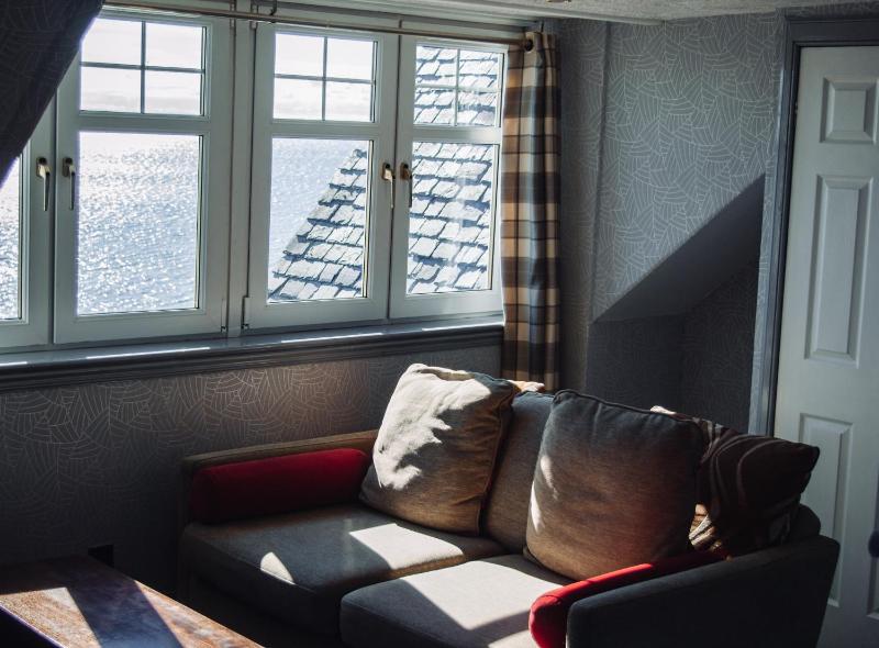 Deluxe Double Room with Sea View image 3
