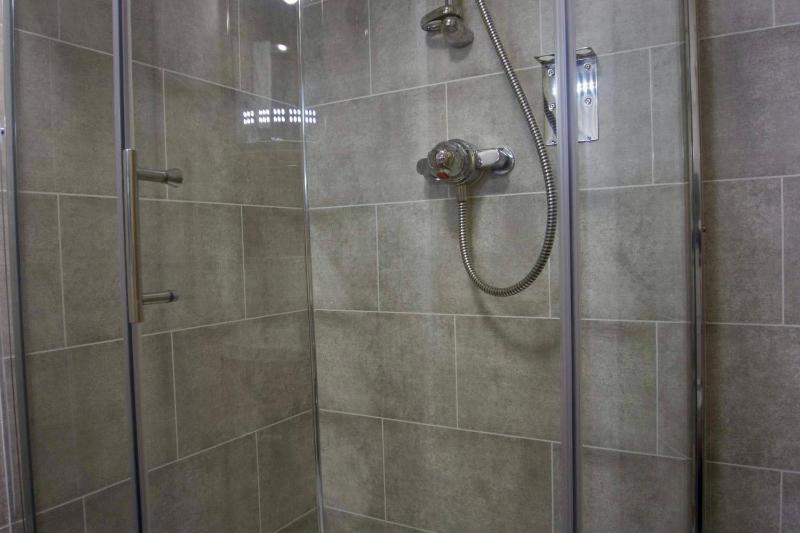 Double Room with Private Bathroom image 3