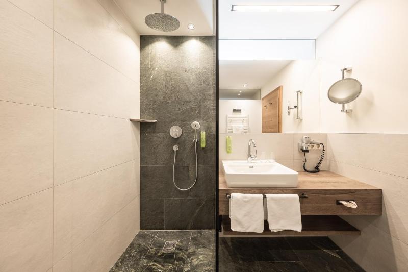 Junior Suite image 3