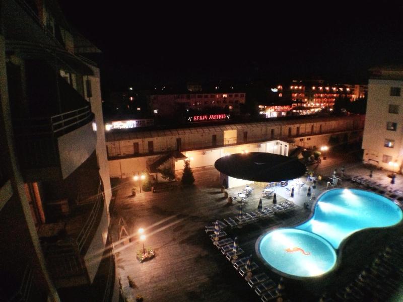 Apartments in Central Plaza - image 14