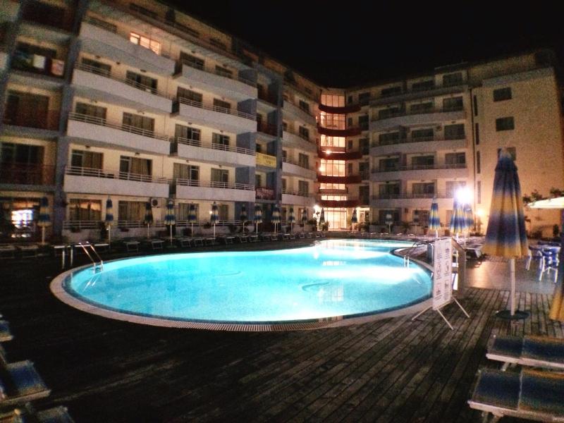 Apartments in Central Plaza - image 2