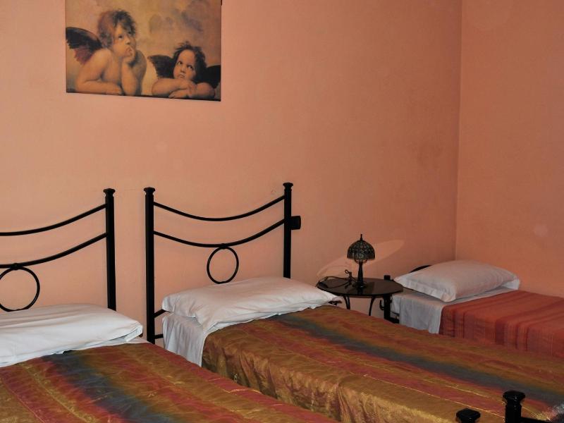 Standard Triple Room image 1