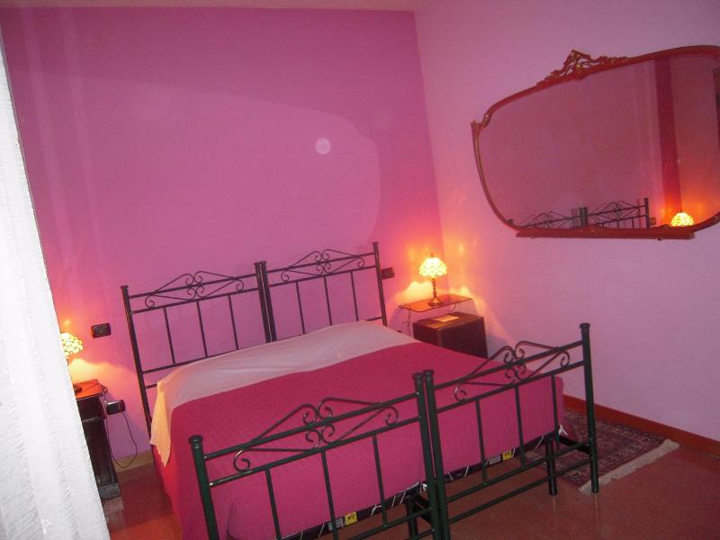 Standard Twin Room image 3