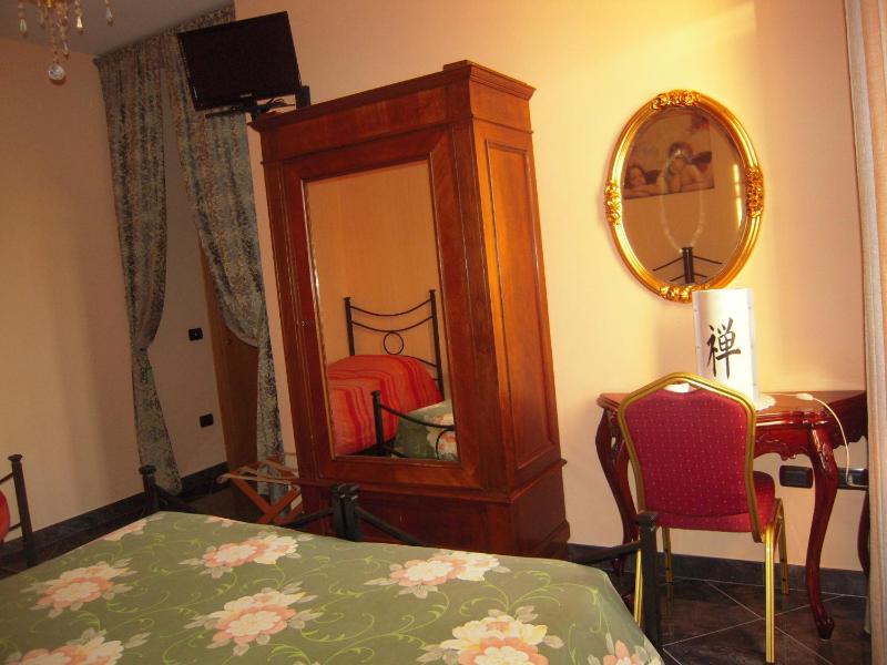 Standard Triple Room image 4