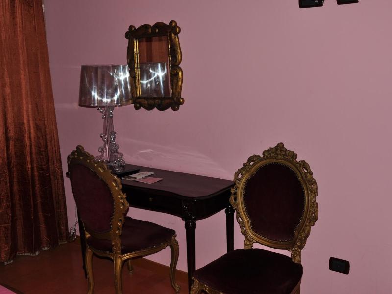 Superior Double Room image 3