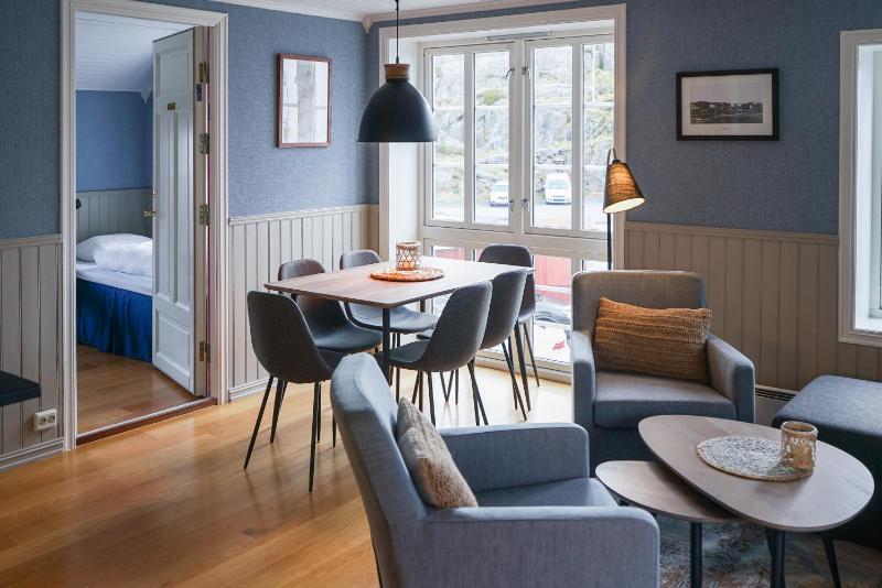 One-Bedroom Apartment with Sleeping Alcove image 4