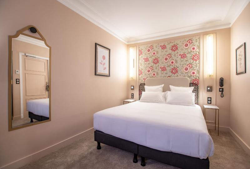 Superior Room image 4