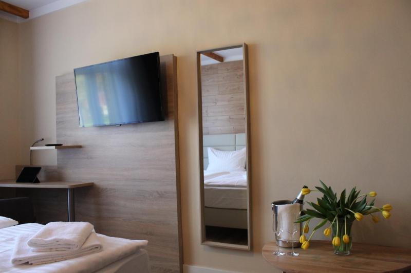 Double Room image 3