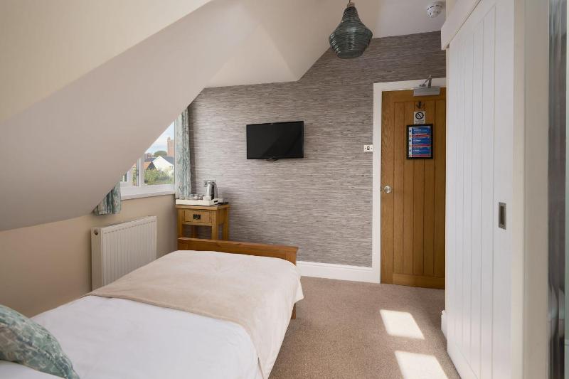 Deluxe Single Room with Sea View image 3