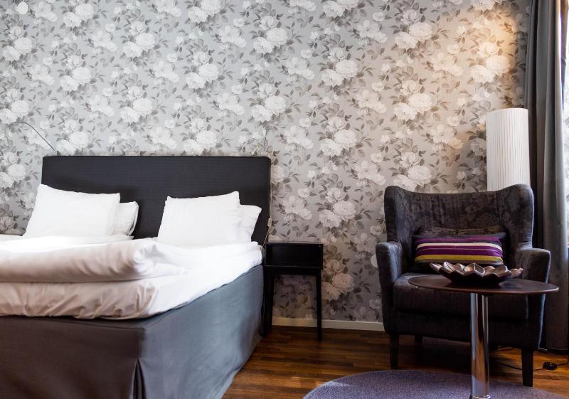 Superior King Room - Non-Smoking image 3