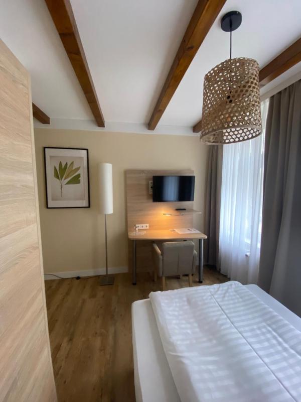 Single Room image 3