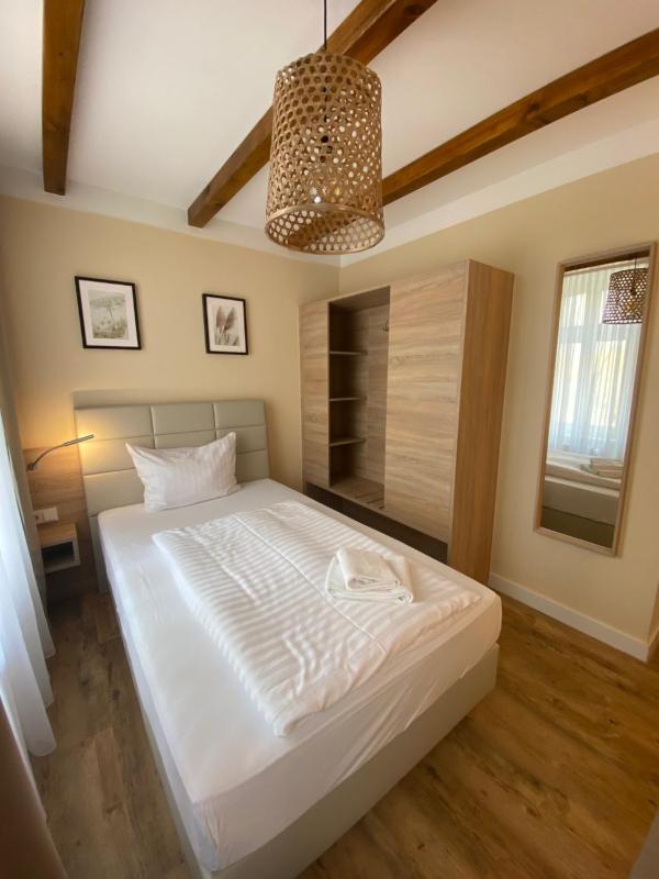 Single Room image 4
