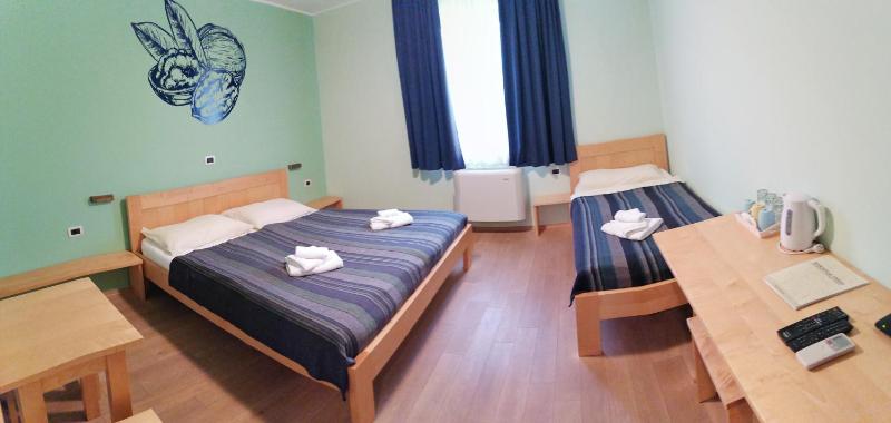 Triple Room with Bathroom image 4