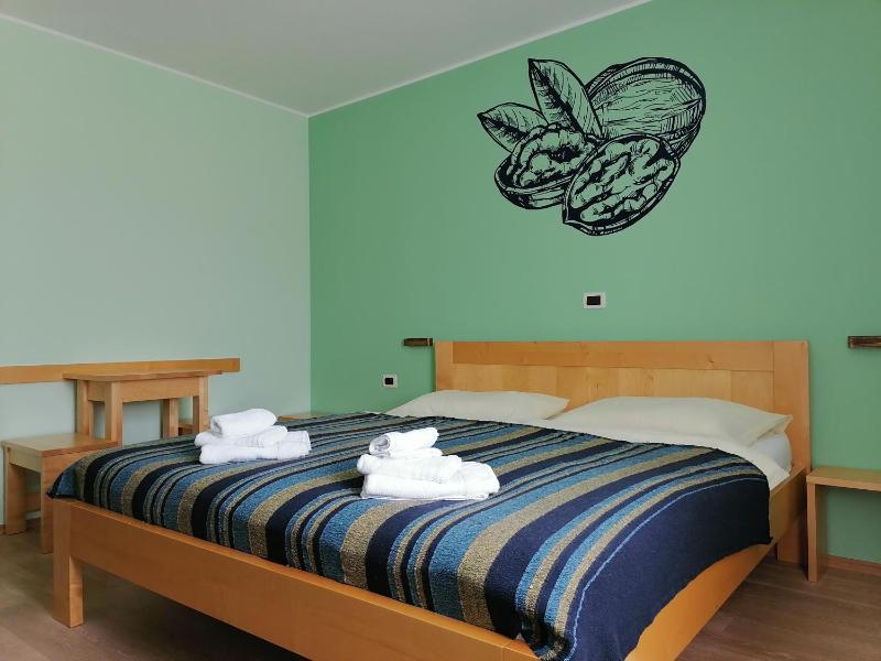Triple Room with Bathroom image 3