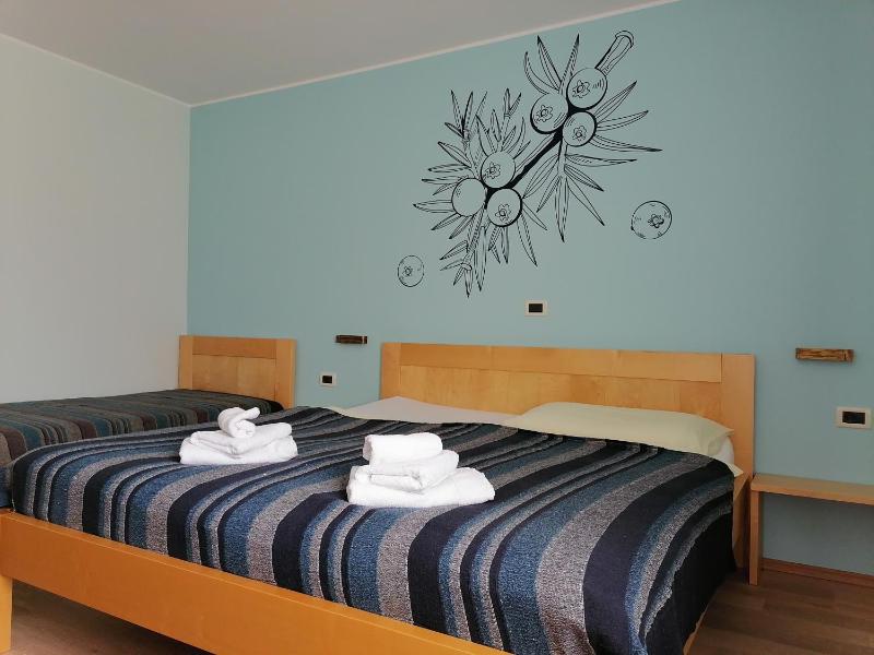 Triple Room with Private Bathroom image 4