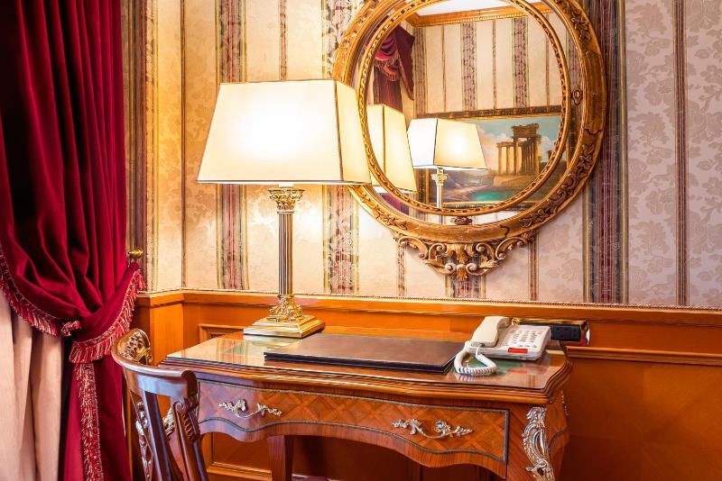 Single Room with Balcony image 3